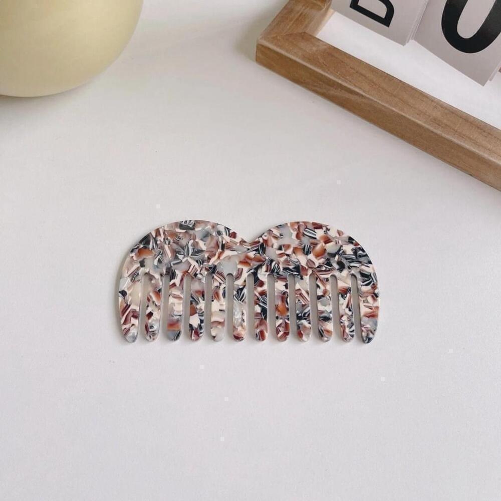 Block M Shaped Hair Comb In Marble Pattern
